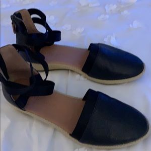 Gentle soles espadrille, size 8